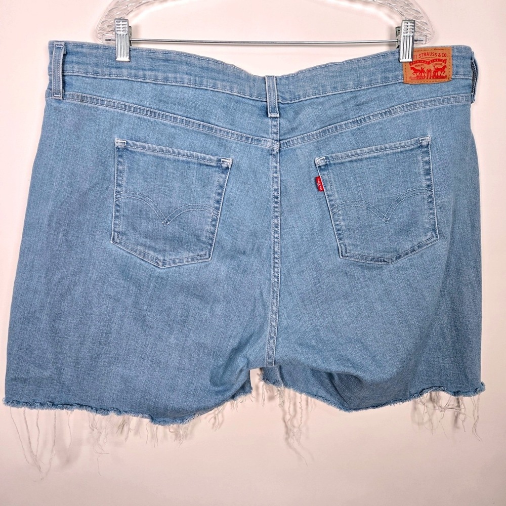 Levis Womens Classic Shorts Denim Size 22W Light Wash Floral Embroidered Raw Hem - Picture 4 of 10